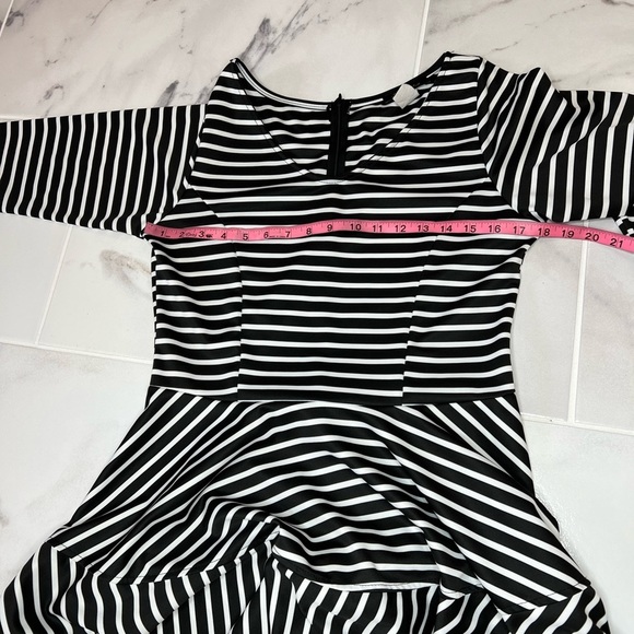 𝅺Asymmetric stripe dress - Picture 7 of 7